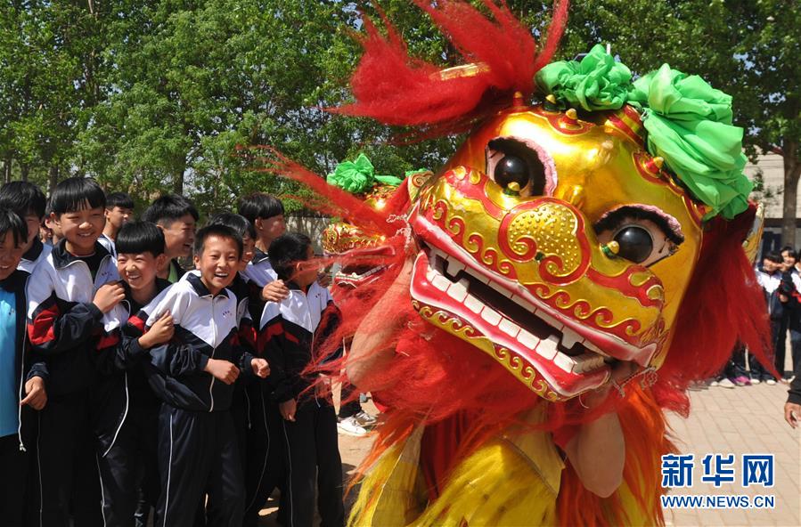 “滄縣獅舞”進(jìn)校園