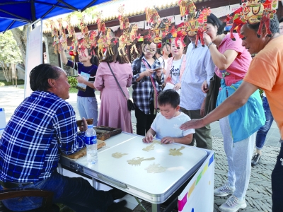 湟中非遺工藝品展在江蘇省南京市博物館舉辦